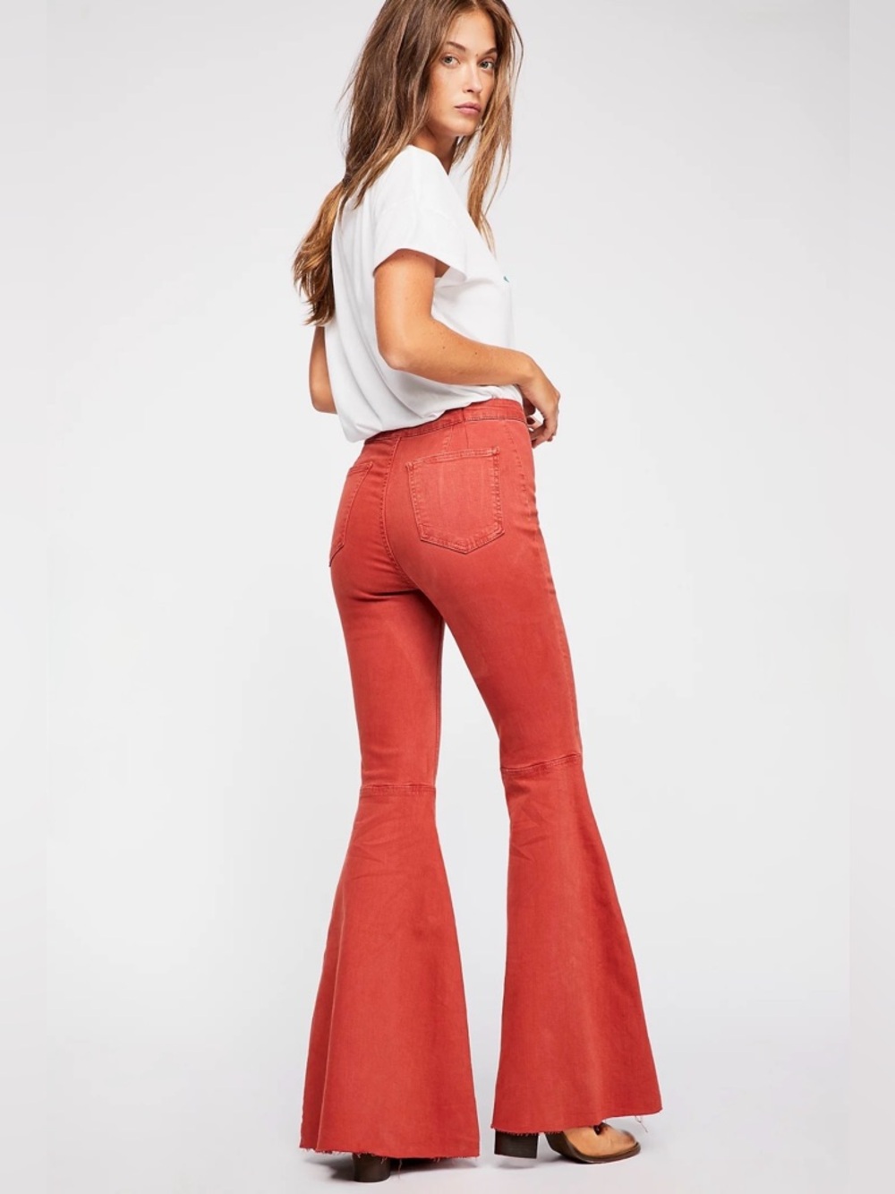 Free People We The Free Just Float Flare Jeans‎ Tie-Dye Red Orange Boho Sz:28 - Picture 4 of 8